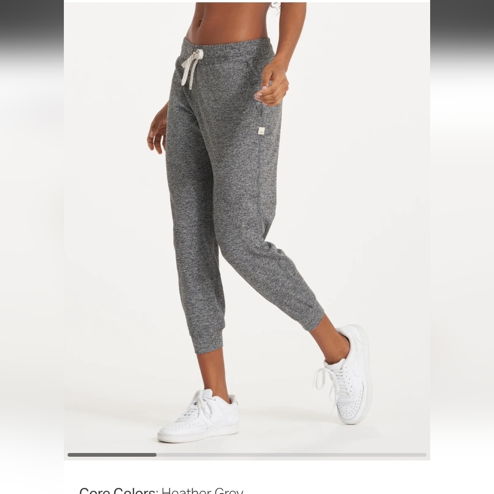 Women’s Vuori Heather Gray Performance Joggers - M